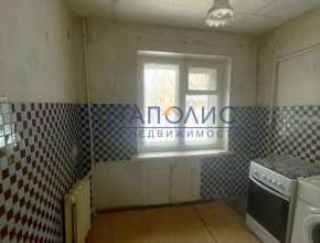 Продам - 2к кв., 2,5 млн , 42м², 1/5э., Балаково, 4 микрорайон, ул Минская, д. 61 Продам участок Балаково, снт Цемент 577924