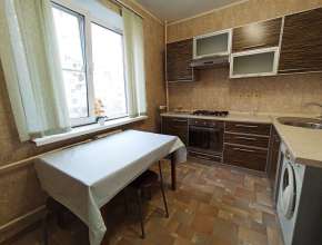 Продам - 1к кв., 3,2 млн , 37м², 4/10э., Саратов, Солнечный, ул им Уфимцева К.Г., д. 1 Продам 1-комнатную квартиру Саратов, Ленинский р-н., ул им Бардина И.П., д. 4 579554