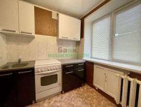 Продам - 1к кв., 2,2 млн , 31м², 2/5э., Вольск, ул Ярославская, д. 1/89Б Продам 1-комнатную квартиру Вольск, ул Ярославская, д. 1/89Б 579601