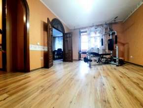 Продам 3-комнатную квартиру Саратов, Волжский р-н., ул Братьев Никитиных, д. 6 579673