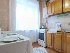 Продам - 2к кв., 4 млн , 44м², 2/5э., Саратов, Кировский р-н., ул Аткарская, д. 31 Продам 1-комнатную квартиру Саратов, Заводской р-н., ул Им Орджоникидзе Г.К., д. 44А 579738