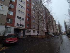 Продам - 1к кв., 4,6 млн , 37м², 2/10э., Саратов, 5-й квартал, ул им Блинова Ф.А., д. 3 Продам 1-комнатную квартиру Саратов, 5-й квартал, ул им Блинова Ф.А., д. 3 579536