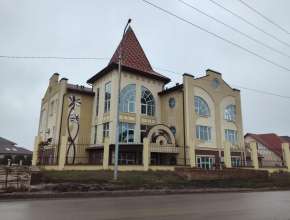Продам Универсальное помещение Усть-курдюм, ул&nbsp;Большая&nbsp;Советская, д.&nbsp;110/3 580255